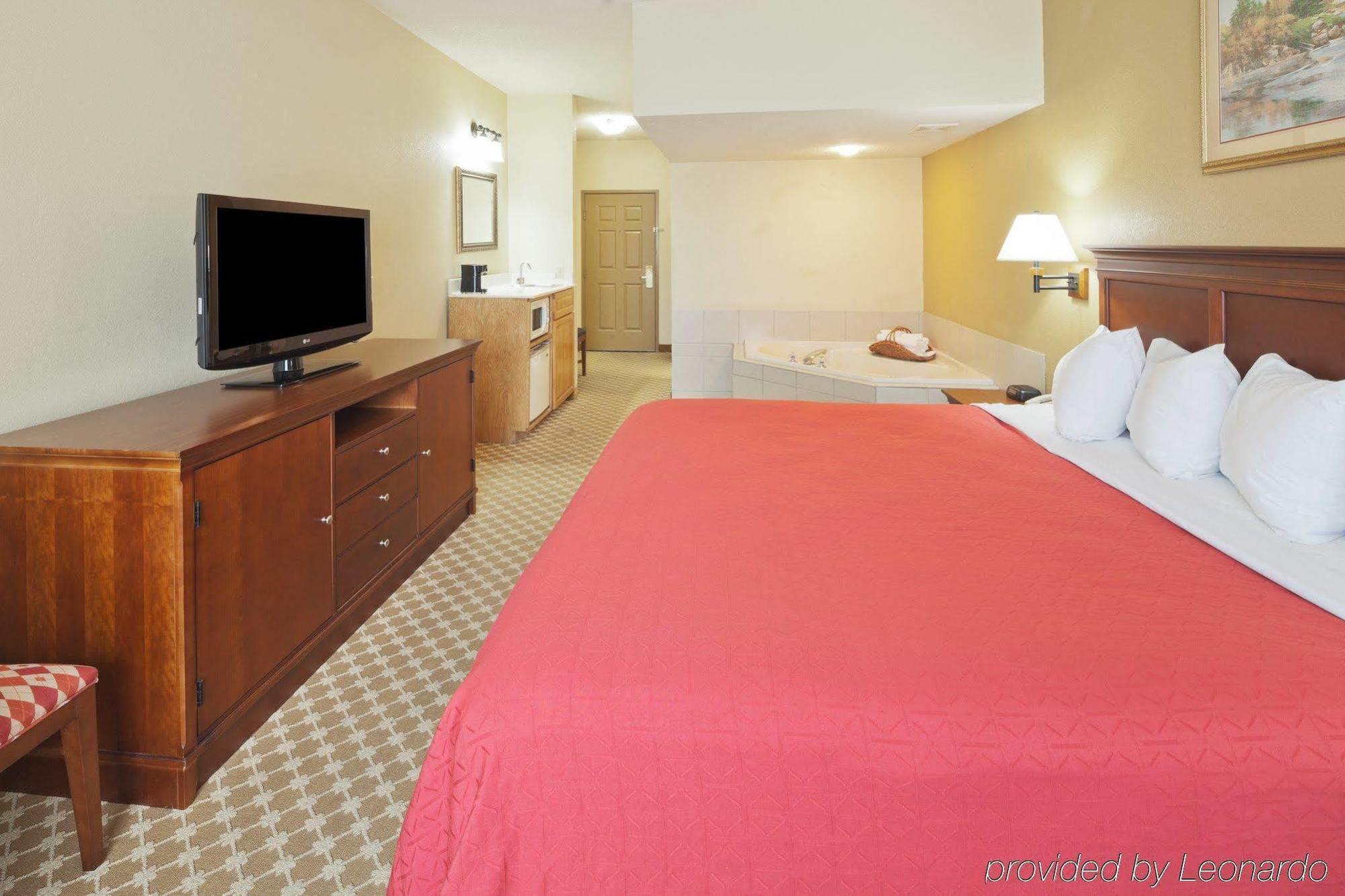 Holiday Inn Express & Suites Elyria By Ihg Exterior photo