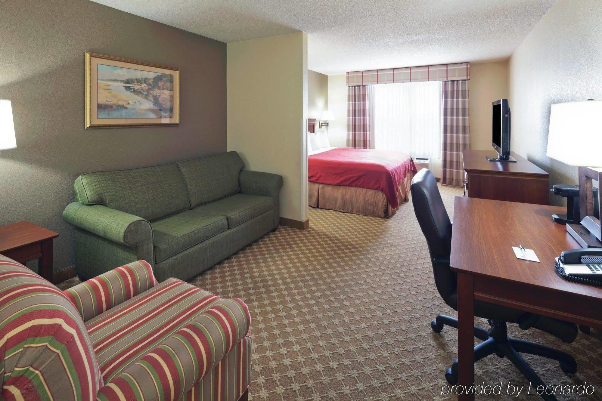 Holiday Inn Express & Suites Elyria, An Ihg Hotel Room photo